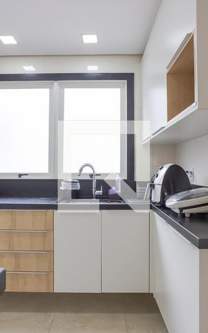 Apartamento à venda com 168m², 3 quartos e 2 vagas Apartamento à venda com 168m², 3 quartos e 2 vagasCozinha