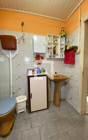 Casa à venda com 60m², 2 quartos e 3 vagasBanheiro