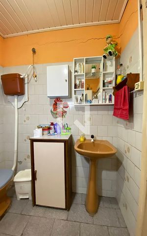 Casa à venda com 60m², 2 quartos e 3 vagasBanheiro