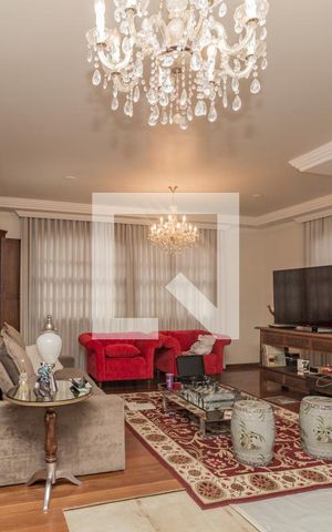 Casa à venda com 344m², 4 quartos e 6 vagas