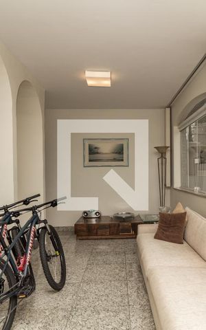 Casa à venda com 344m², 4 quartos e 6 vagas