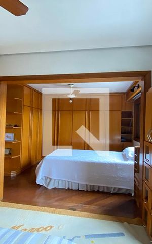 Apartamento à venda com 319m², 6 quartos e 4 vagasQuarto 1