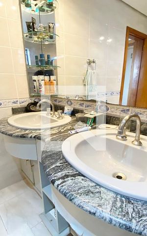 Apartamento à venda com 319m², 6 quartos e 4 vagasBanheiro da Suíte