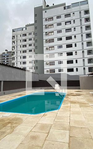 Apartamento à venda com 319m², 6 quartos e 4 vagasÁrea comum - Piscina