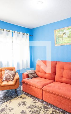 Casa à venda com 90m², 1 quarto e 2 vagas Casa à venda com 90m², 1 quarto e 2 vagasSala
