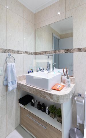 Casa à venda com 234m², 3 quartos e 4 vagas Casa à venda com 234m², 3 quartos e 4 vagasBanheiro