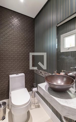 Casa à venda com 234m², 3 quartos e 4 vagas Casa à venda com 234m², 3 quartos e 4 vagasLavabo