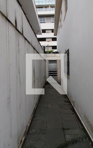 Casa à venda com 125m², 3 quartos e 2 vagasQuintal lateral