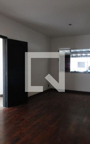 Casa à venda com 125m², 3 quartos e 2 vagasSala