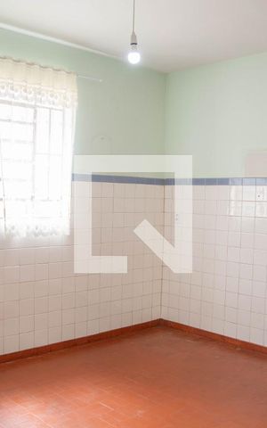 Casa à venda com 250m², 4 quartos e 2 vagas Casa à venda com 250m², 4 quartos e 2 vagasCozinha