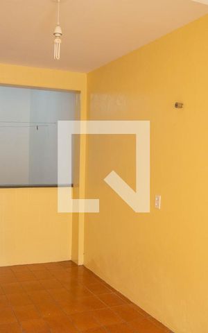 Casa à venda com 250m², 4 quartos e 2 vagas Casa à venda com 250m², 4 quartos e 2 vagasEntrada - Casa Fundos