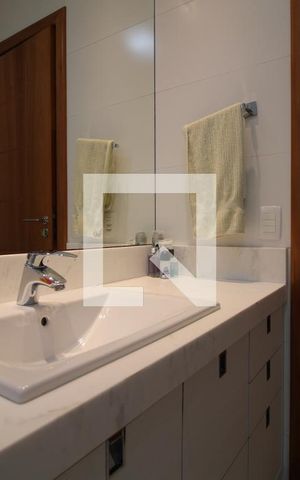 Casa à venda com 344m², 5 quartos e 4 vagasBanheiro