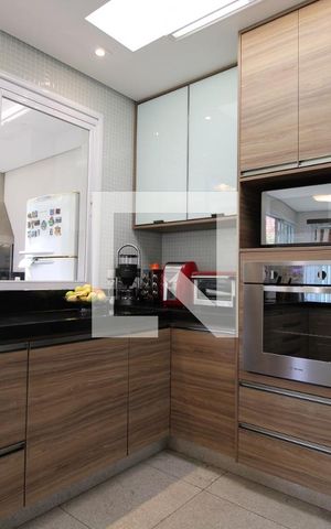 Casa à venda com 344m², 5 quartos e 4 vagasCozinha