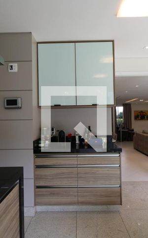 Casa à venda com 344m², 5 quartos e 4 vagasCozinha