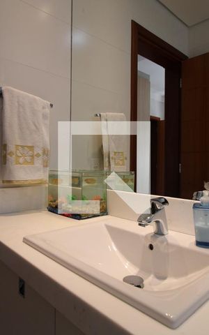 Casa à venda com 344m², 5 quartos e 4 vagasBanheiro