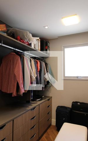 Casa à venda com 344m², 5 quartos e 4 vagasCloset