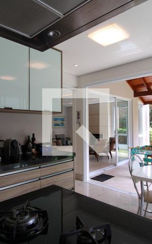 Casa à venda com 344m², 5 quartos e 4 vagasCozinha