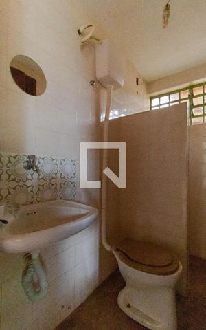 Casa à venda com 237m², 3 quartos e 3 vagasBanheiro de Serviço
