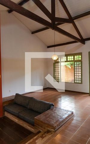 Casa à venda com 237m², 3 quartos e 3 vagasSalas