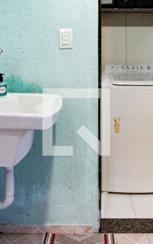 Casa de condomínio à venda com 170m², 3 quartos e 1 vagaÁrea de Serviço