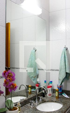 Casa de condomínio à venda com 170m², 3 quartos e 1 vagaBanheiro