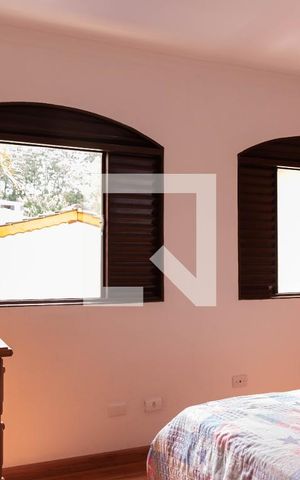 Casa à venda com 421m², 4 quartos e 5 vagas Casa à venda com 421m², 4 quartos e 5 vagasQuarto 2