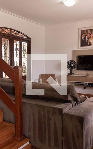 Casa à venda com 421m², 4 quartos e 5 vagas Casa à venda com 421m², 4 quartos e 5 vagasSala 1