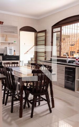 Casa à venda com 421m², 4 quartos e 5 vagas Casa à venda com 421m², 4 quartos e 5 vagasCozinha 1