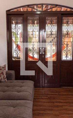 Casa à venda com 421m², 4 quartos e 5 vagas Casa à venda com 421m², 4 quartos e 5 vagasSala 1