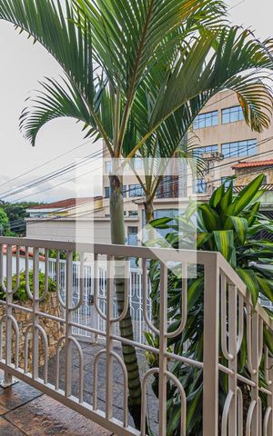 Casa à venda com 480m², 4 quartos e NaN vagas Casa à venda com 480m², 4 quartos e NaN vagasFrente da Casa