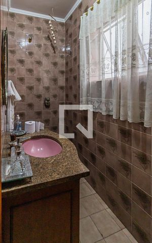 Casa à venda com 480m², 4 quartos e NaN vagas Casa à venda com 480m², 4 quartos e NaN vagasLavabo