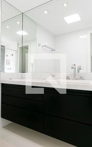 Apartamento à venda com 156m², 3 quartos e 3 vagasSuíte 1 - Banheiro