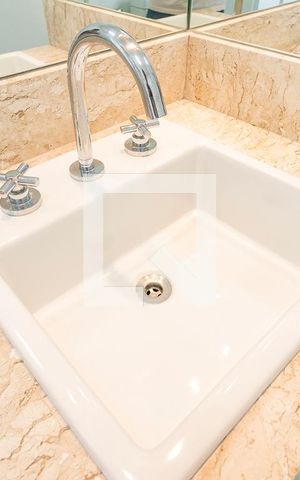 Apartamento à venda com 156m², 3 quartos e 3 vagasSuíte 2 - Banheiro