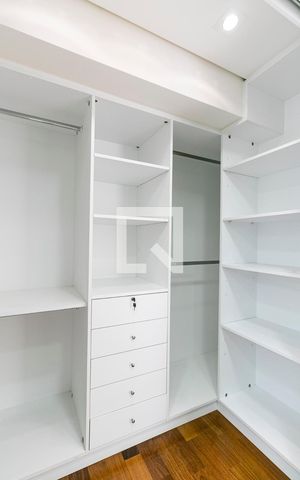 Apartamento à venda com 156m², 3 quartos e 3 vagasSuíte 1 - Closet