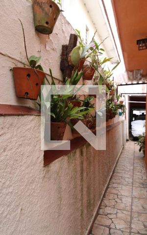 Casa para alugar com 180m², 3 quartos e 2 vagasQuintal lateral