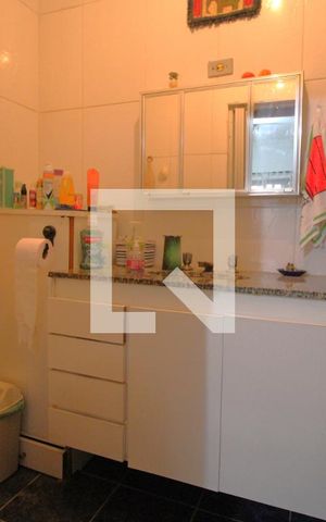 Casa para alugar com 180m², 3 quartos e 2 vagasBanheiro da suíte