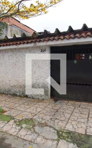 Casa para alugar com 180m², 3 quartos e 2 vagasFachada