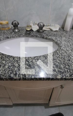Casa para alugar com 180m², 3 quartos e 2 vagasBanheiro comum