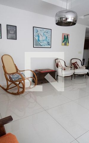 Apartamento à venda com 380m², 4 quartos e 4 vagas Apartamento à venda com 380m², 4 quartos e 4 vagasSala de Estar
