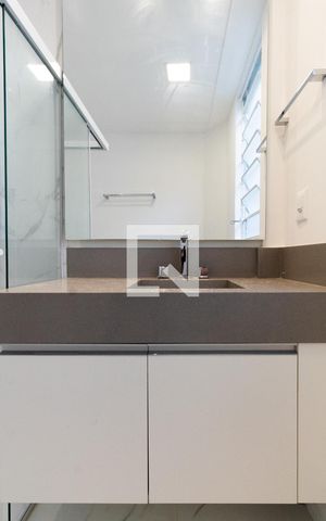 Apartamento para alugar com 67m², 1 quarto e sem vaga Apartamento para alugar com 67m², 1 quarto e sem vagaBanheiro da suíte