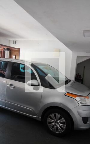 Casa à venda com 152m², 2 quartos e 2 vagas Casa à venda com 152m², 2 quartos e 2 vagasGaragem