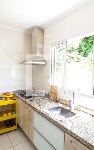Casa para alugar com 120m², 2 quartos e 3 vagasCozinha