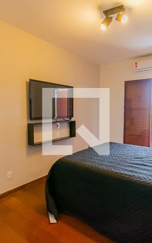 Casa à venda com 550m², 4 quartos e 7 vagas Casa à venda com 550m², 4 quartos e 7 vagasSuíte 1