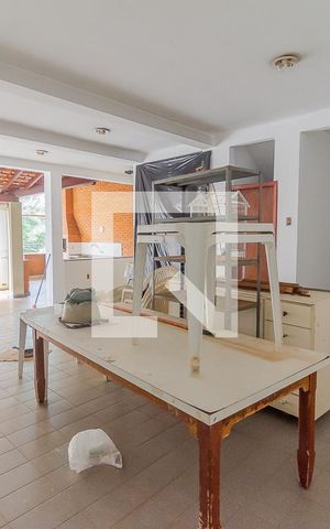 Casa à venda com 550m², 4 quartos e 7 vagas Casa à venda com 550m², 4 quartos e 7 vagasSalão de Festas