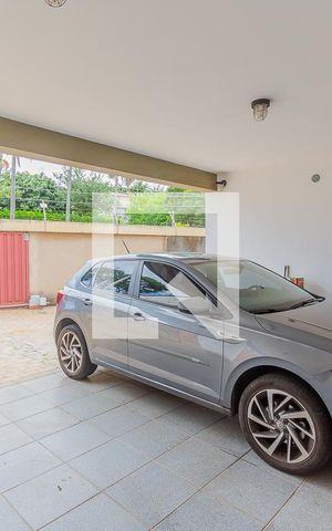 Casa à venda com 550m², 4 quartos e 7 vagas Casa à venda com 550m², 4 quartos e 7 vagasGaragem
