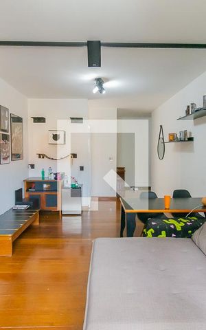 Casa à venda com 550m², 4 quartos e 7 vagas Casa à venda com 550m², 4 quartos e 7 vagasSala de TV