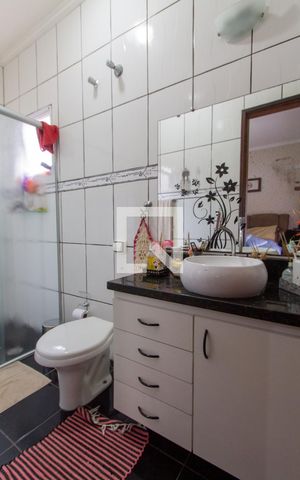 Casa à venda com 228m², 3 quartos e 2 vagas Casa à venda com 228m², 3 quartos e 2 vagasBanheiro da Suíte 2