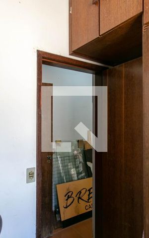 Casa à venda com 800m², 7 quartos e 5 vagas Casa à venda com 800m², 7 quartos e 5 vagasBarracão - Quarto 2