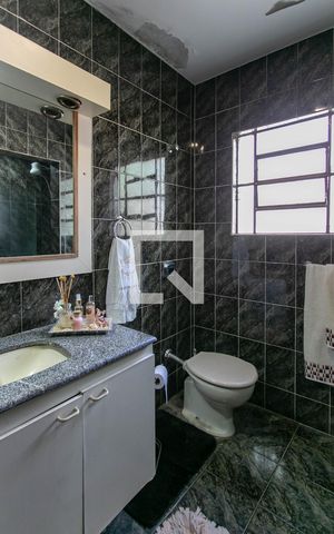 Casa à venda com 800m², 7 quartos e 5 vagas Casa à venda com 800m², 7 quartos e 5 vagasBanheiro da Suíte