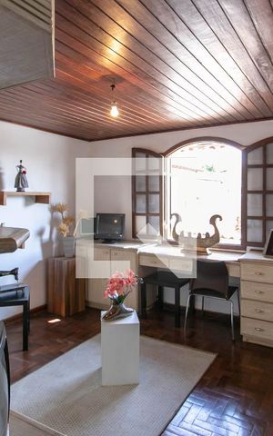 Casa à venda com 800m², 7 quartos e 5 vagas Casa à venda com 800m², 7 quartos e 5 vagasQuarto 4